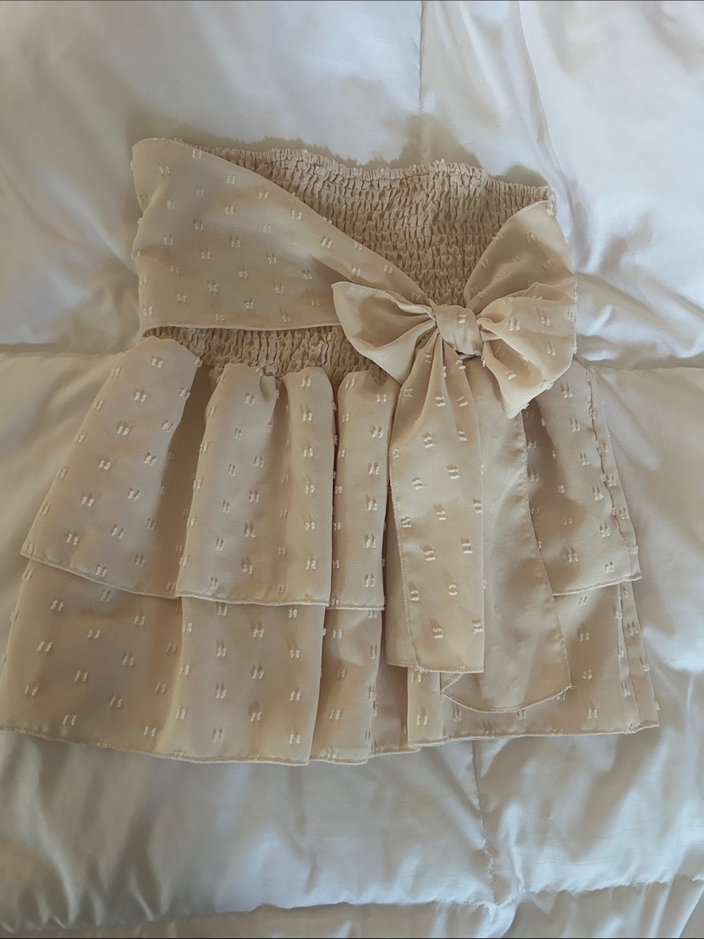 SHEIN Cream Textured Ruffle Strapless Bow Top